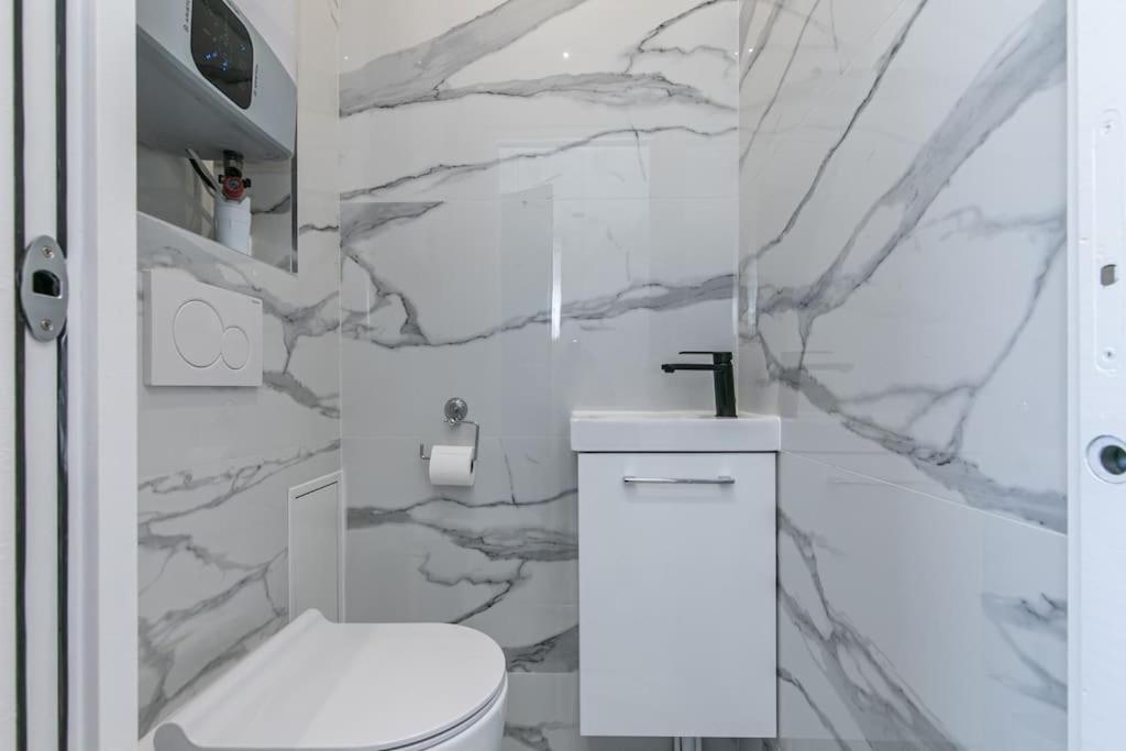 Mba Splendide Appart - Le Raincy - Banlieue Paris ヴィルモンブル エクステリア 写真